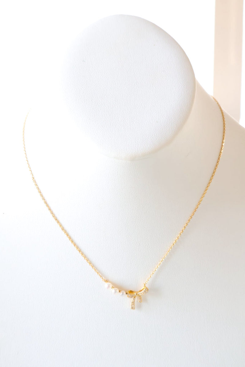Pretty Bow Gold and Pearl Necklace